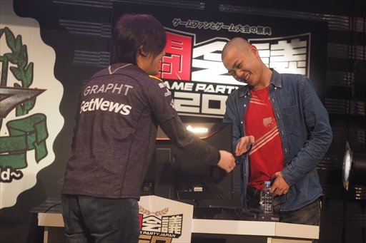 画像ギャラリー No.014のサムネイル画像 / ［闘会議2018］「鉄拳7」公式大会優勝はノビ選手。プロライセンス所持者4名で争われた戦いを制し，賞金200万円を獲得