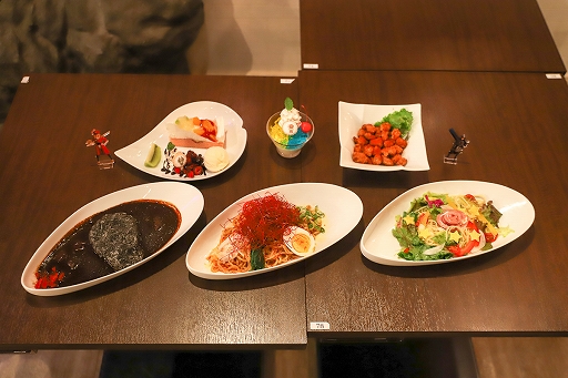 画像ギャラリー No.010のサムネイル画像 / 「セブンナイツ」AKIHABARA バックステージpassとのコラボカフェをレポート。OP主題歌のカバーライブまで楽しめる！ ひと味違った内容はファン必見