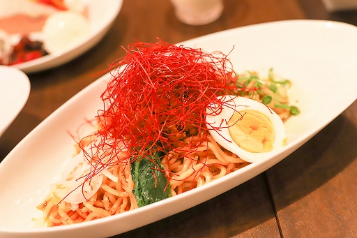 画像ギャラリー No.015のサムネイル画像 / 「セブンナイツ」AKIHABARA バックステージpassとのコラボカフェをレポート。OP主題歌のカバーライブまで楽しめる！ ひと味違った内容はファン必見