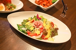 画像ギャラリー No.017のサムネイル画像 / 「セブンナイツ」AKIHABARA バックステージpassとのコラボカフェをレポート。OP主題歌のカバーライブまで楽しめる！ ひと味違った内容はファン必見