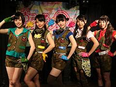 美少女特殊部隊が戦う新作アプリ「ソウル・オブ・セブンス」，「転校少女歌撃団」とのタイアップ決定が発表されたライブの模様をレポート