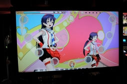 画像ギャラリー No.021のサムネイル画像 / AC版「ラブライブ!スクールアイドルフェスティバル」5月13日に開催されたロケテスト初日をレポート。クラブセガ秋葉原 新館で実際に“シャンシャン”体験してきた