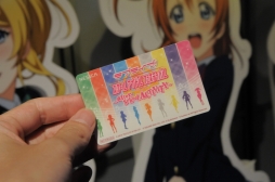 画像ギャラリー No.031のサムネイル画像 / AC版「ラブライブ!スクールアイドルフェスティバル」5月13日に開催されたロケテスト初日をレポート。クラブセガ秋葉原 新館で実際に“シャンシャン”体験してきた