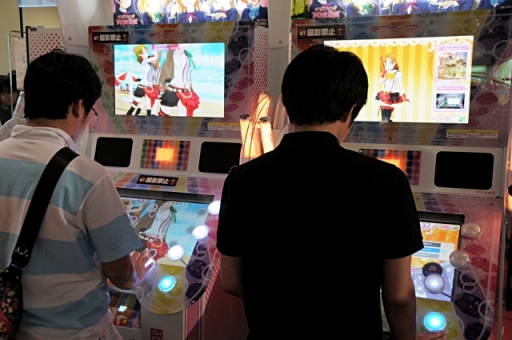 画像ギャラリー No.010のサムネイル画像 / 今度は沼津でスクフェスAC体験。AC版「ラブライブ！スクールアイドルフェスティバル」のプレイイベント「スクフェスAC サマースクールアクティビティ2016」レポート