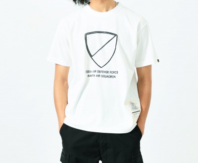 画像ギャラリー No.001のサムネイル画像 / 「エースコンバット」とアルファ インダストリーズの第3弾コラボTシャツが6月25日に発売