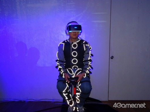画像ギャラリー No.004のサムネイル画像 / 「Rez Infinite」の体験会が開催中。シナスタジアスーツで「Rez」の世界に溶け込む感覚も味わえる