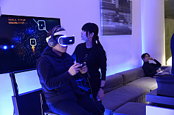 画像ギャラリー No.003のサムネイル画像 / 「Rez Infinite」の「The Game Awards 2016 Best VR Game」受賞パーティーをレポート。水口哲也氏が新プロジェクトに言及