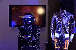 画像ギャラリー No.004のサムネイル画像 / 「Rez Infinite」の「The Game Awards 2016 Best VR Game」受賞パーティーをレポート。水口哲也氏が新プロジェクトに言及