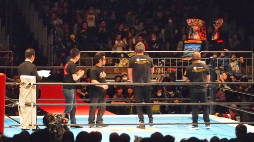 画像ギャラリー No.010のサムネイル画像 / 「鉄拳7FR」×新日コラボが発表された「大プロレス祭り2017」レポート。オカダ・カズチカ選手のコスチュームを纏い,キングが「レインメーカー」を繰り出す