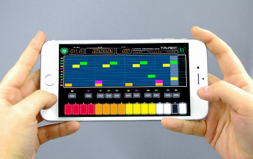 画像ギャラリー No.001のサムネイル画像 / ローランド初の音楽ゲーム「TR-REC GAME」iOS版 / Android版の配信が本日スタート。リズムマシン「TR-808」「TR-8」のプログラミングをスマホで学ぶチャンス!?