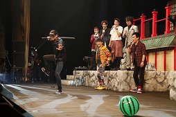 画像ギャラリー No.011のサムネイル画像 / TVアニメ「学園BASARA」や,舞台「斬劇『戦国BASARA』」の新作公演情報も明らかにされた「バサラ祭2018〜夏の陣〜」をレポート