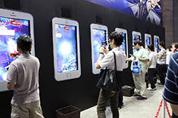 画像ギャラリー No.002のサムネイル画像 / ［TGS 2016］俺のターン，ドロー！　スマホ向けに最適化された“スピードデュエル”で青眼の究極竜を召喚。「遊戯王 デュエルリンクス」プレイレポート