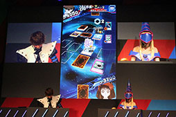 画像ギャラリー No.006のサムネイル画像 / ［TGS 2016］はじめしゃちょーがTGSでデュエルスタンバイ！　対戦プレイが披露された「遊戯王 デュエルリンクス」ステージイベントをレポート