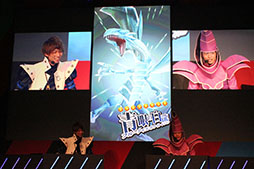 画像ギャラリー No.008のサムネイル画像 / ［TGS 2016］はじめしゃちょーがTGSでデュエルスタンバイ！　対戦プレイが披露された「遊戯王 デュエルリンクス」ステージイベントをレポート