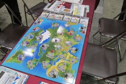 画像ギャラリー No.058のサムネイル画像 / アナログゲームの祭典「ゲームマーケット2015秋」レポート。第1回ゲームマーケット大賞はオインクゲームズの「海底探険」が受賞