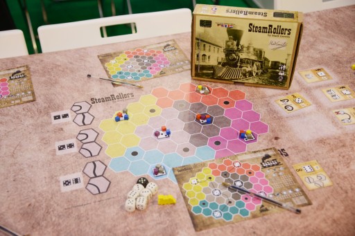 画像ギャラリー No.003のサムネイル画像 / ベルギーの鉄道ボードゲーム「SteamRollers」プレイレポート。和気あいあい系かと思いきや,意外にシビアな競争が楽しめる