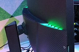 画像ギャラリー No.014のサムネイル画像 / ［CES 2016］「Razer Edition」と謳うLenovoのゲーマー向けデスクトップPCやディスプレイは，どこがRazerらしいのか