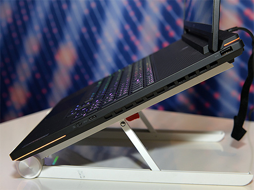 画像ギャラリー No.007のサムネイル画像 / 液冷クーラー内蔵の16インチ級ゲームノートPC「Legion 9i」をLenovoが発表