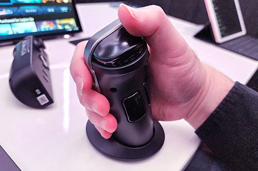 画像ギャラリー No.007のサムネイル画像 / 8.8インチ液晶搭載の携帯型ゲームPC「Lenovo Legion Go」が12月8日発売。合体ゲームパッドやFPSモードなど見どころは多い