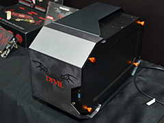 ［COMPUTEX］PowerColorが外付けグラフィックスボックス「DEVIL BOX」を公開。「Polaris」向けのGPUクーラー単体も
