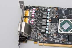 画像ギャラリー No.014のサムネイル画像 / PowerColorの全長300mm級RX 480カード「Red Devil」をテスト。大型のクロックアップモデルは期待に応えてくれるか