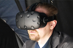 画像ギャラリー No.003のサムネイル画像 / ［CES 2016］HTCが公開した2つめの開発キット「Vive Pre」，内蔵アウトカメラは安全性向上のため？ 複数のデモで試してきた