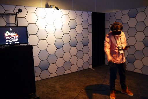 画像ギャラリー No.002のサムネイル画像 / ［GDC 2016］HTC「Vive」に対応したFPS「The Brookhaven Experiment」と魔法調合デモ「Waltz of the Wizard」をプレイしてきた