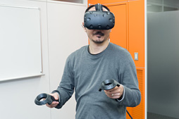画像ギャラリー No.005のサムネイル画像 / 徳岡正肇の これをやるしかない!:VR空間内を歩き回れる夢のシステム「HTC Vive」が持つ可能性と課題について考える