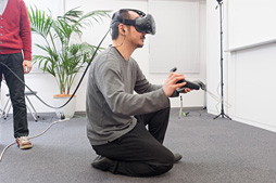 画像ギャラリー No.073のサムネイル画像 / 徳岡正肇の これをやるしかない!:VR空間内を歩き回れる夢のシステム「HTC Vive」が持つ可能性と課題について考える