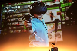 画像ギャラリー No.019のサムネイル画像 / HTC Vive国内店頭販売開始，VR版「装甲騎兵ボトムズ」などVR ZONEの新作も紹介された発表会レポート