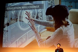 画像ギャラリー No.021のサムネイル画像 / HTC Vive国内店頭販売開始，VR版「装甲騎兵ボトムズ」などVR ZONEの新作も紹介された発表会レポート