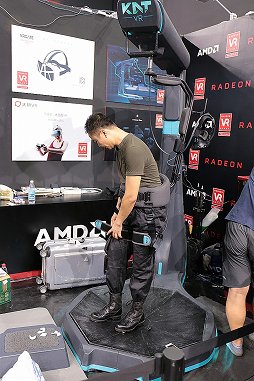 画像ギャラリー No.002のサムネイル画像 / ［CJ2016］ChinaJoy会場で見かけたVRデバイスその1：VRは迫力だ！　大型筐体が大盛況