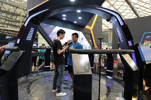 画像ギャラリー No.003のサムネイル画像 / ［CJ2016］ChinaJoy会場で見かけたVRデバイスその1：VRは迫力だ！　大型筐体が大盛況