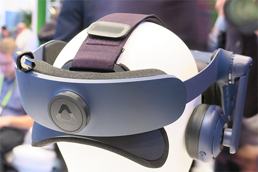 画像ギャラリー No.009のサムネイル画像 / ［CES 2018］HTC，解像度が向上した新型VR HMD「Vive Pro」を発表。Viveをワイヤレス化する純正アダプターも