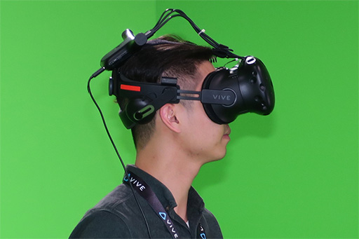 画像ギャラリー No.013のサムネイル画像 / ［CES 2018］HTC，解像度が向上した新型VR HMD「Vive Pro」を発表。Viveをワイヤレス化する純正アダプターも