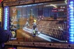画像ギャラリー No.010のサムネイル画像 / 新作アーケードゲーム「進撃の巨人 TEAM BATTLE」ロケテストレポート。両手のグリップで立体機動を再現した共闘アクションゲーム