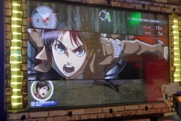画像ギャラリー No.012のサムネイル画像 / 新作アーケードゲーム「進撃の巨人 TEAM BATTLE」ロケテストレポート。両手のグリップで立体機動を再現した共闘アクションゲーム