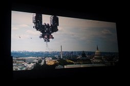 画像ギャラリー No.002のサムネイル画像 / 80年代ゲームをリスペクトした映画「ピクセル」Blu-ray＆DVD発売記念イベントをレポート。浅香 唯さんと高橋名人もゲストで登場