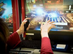 モーションセンサー操作の対戦アクション「マジシャンズデッド」はどんなゲームなのか。“魔法使い”になりきってお届けする，ロケテ直前プレイレポート