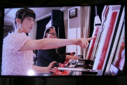 画像ギャラリー No.020のサムネイル画像 / Mr.マリックさんが嗣永桃子さんに超魔術を披露! 「マジシャンズデッド」ロケテ記念,セレモニーイベントレポート