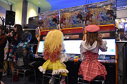 画像ギャラリー No.011のサムネイル画像 / 新作アーケードゲーム「マジシャンズデッド」の全国キャラバンがついに千秋楽。矢作紗友里さん，小林元子さん，まちゃぼーさんも参加したイベントの模様をレポート