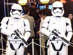 ［JAEPO2016］バンダイナムコエンターテインメントが「スター・ウォーズ：バトル ポッド / フラットスクリーン・エディション」を出展。コンパクトな筐体で迫力の空中戦が楽しめる