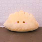 画像ギャラリー No.005のサムネイル画像 / 「トレバ」限定プライズ，“あげあげ最強BIG　揚げ餃子ぬいぐるみ”9月4日11:00に登場