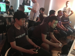 画像ギャラリー No.003のサムネイル画像 / 「ウイイレ」の世界大会決勝「The 2016 PES World Finals」は,フランス代表が2連覇を達成