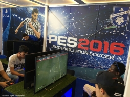 画像ギャラリー No.008のサムネイル画像 / 「ウイイレ」の世界大会決勝「The 2016 PES World Finals」は,フランス代表が2連覇を達成
