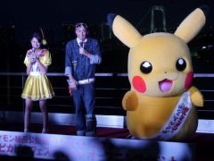 夏のデックス東京ビーチはポケモンでいっぱい！　ピカチュウ＆ボルケニオンも駆けつけた，イルミネーション点灯式をレポート