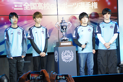 画像ギャラリー No.005のサムネイル画像 / 第5回全国高校eスポーツ選手権「ロケットリーグ」部門,決勝戦はN高同士の組み合わせに。接戦を制したのはLunatic選手率いる“ねこなま”