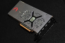 画像ギャラリー No.004のサムネイル画像 / ［SIGGRAPH］AMDの本気GPU「Radeon RX Vega」がついに発表。「GTX 1080をしのぐ理論性能」で399ドル（税別）から。8月14日発売