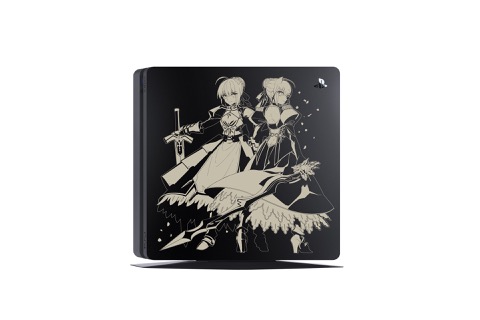 画像ギャラリー No.002のサムネイル画像 / アルトリアとネロが刻印された「Fate/EXTELLA」仕様のPS4とPS Vitaが11月10日から数量限定で販売決定。ソニーストアなどで予約がスタート
