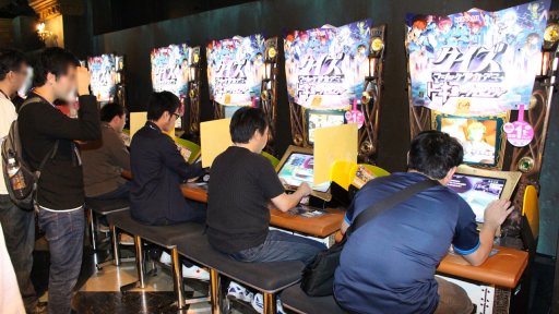 画像ギャラリー No.006のサムネイル画像 / 「QMA JAPAN TOUR 2016 賢神降臨」の初戦が開幕。KONAMI公認「賢竜杯 第2回ウェアハウスカップ」レポート